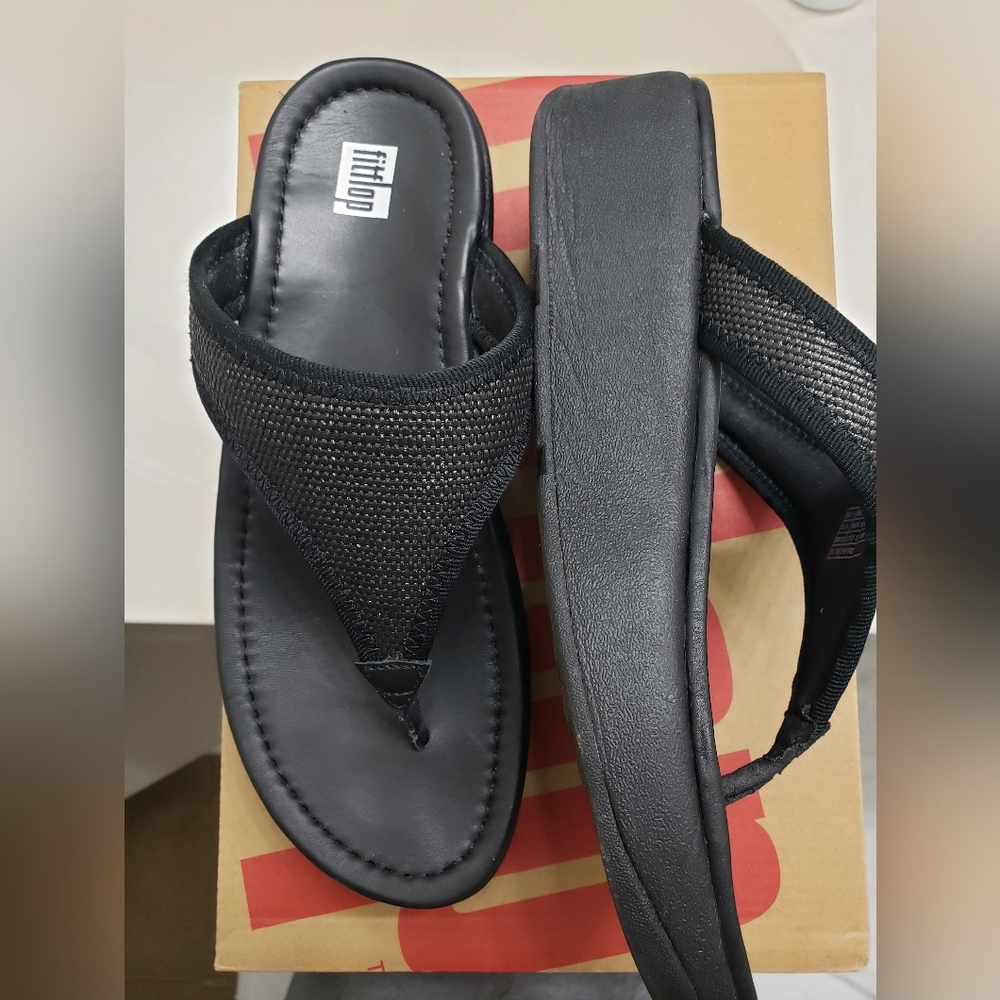 Fitflops Black LuLu Thong Straw Raffia Sandals Size 8